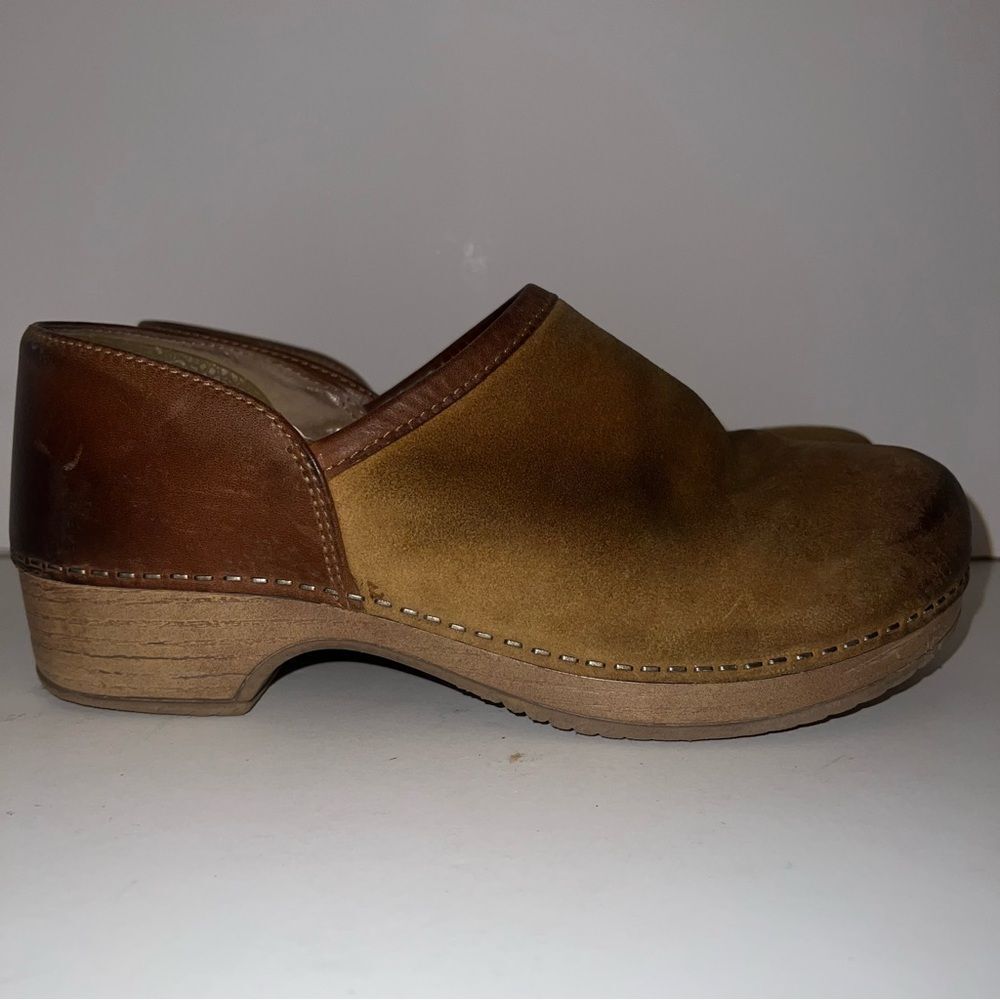 Dansko Women's Brenna Slip-On Clog - Tan Burnished Suede